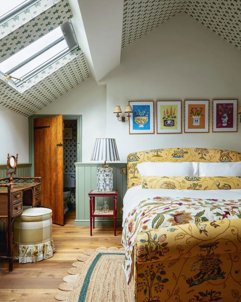 Layered Pattern in a Joyful Guest Retreat