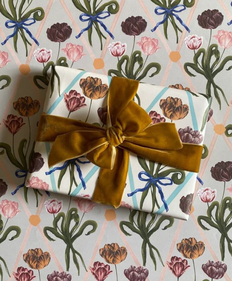 Diamond Tulip Giftwrap